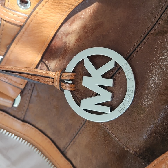 RARE Vintage Michael Kors Milo distressed leather satchel/crossbody - Picture 14 of 16